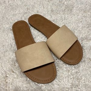 Beige sandals, Jynx brand, size 8.5
